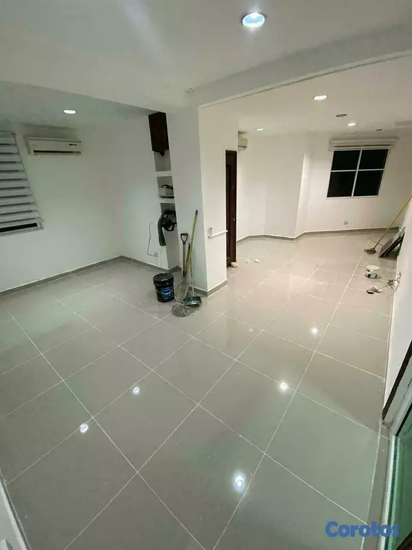oficinas y locales comerciales - Alquilo en Gazcue TORRE PROFESIONAL EXCELENTE OFICINA 3