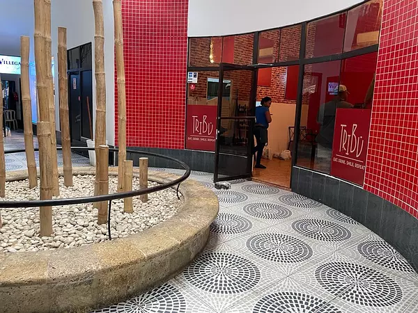oficinas y locales comerciales - Negocio en Venta en ZONA COLONIAL 8