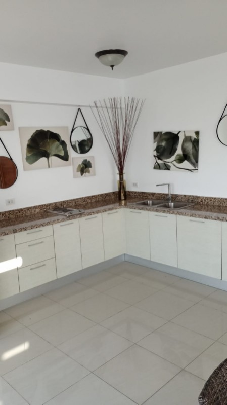 apartamentos - Rento Apto nuevo amueblado full en Evaristo Morales,  incluye Mant 9