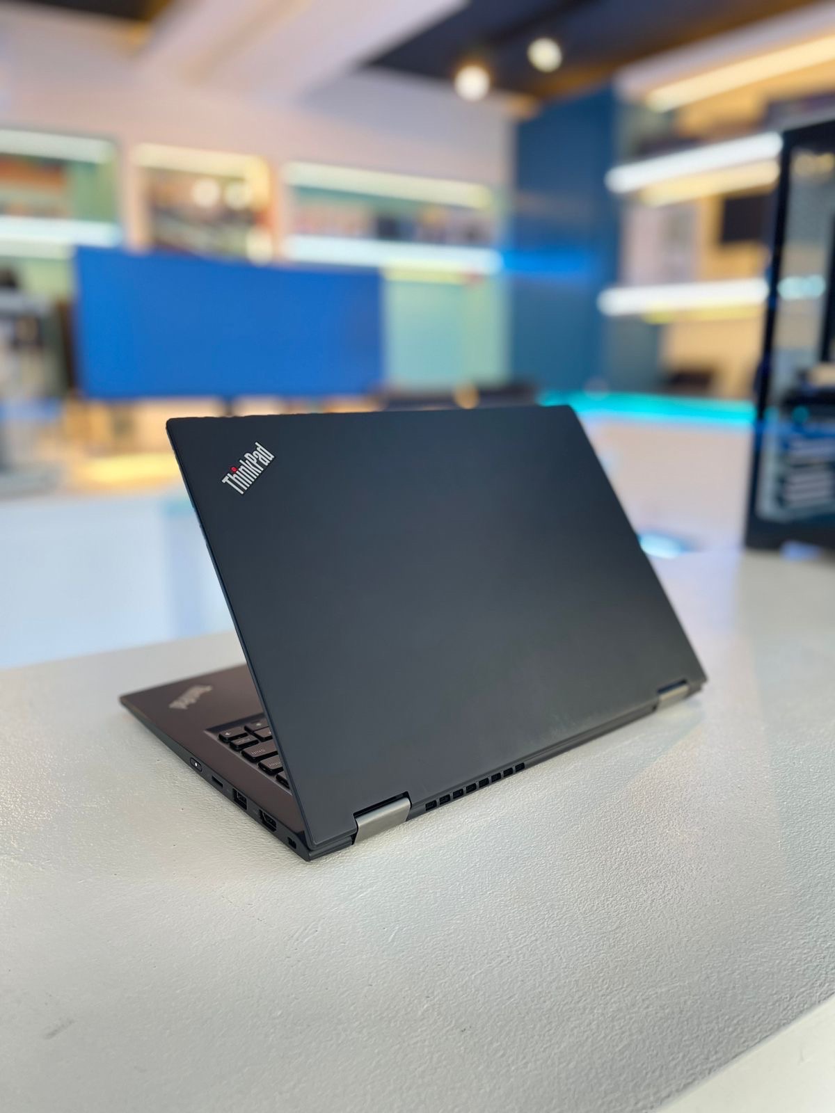 computadoras y laptops - LENOVO YOGA X13 | Intel Core i5 10th Gen. | 8GB RAM | 256GB SSD | 13.3” Touch 4