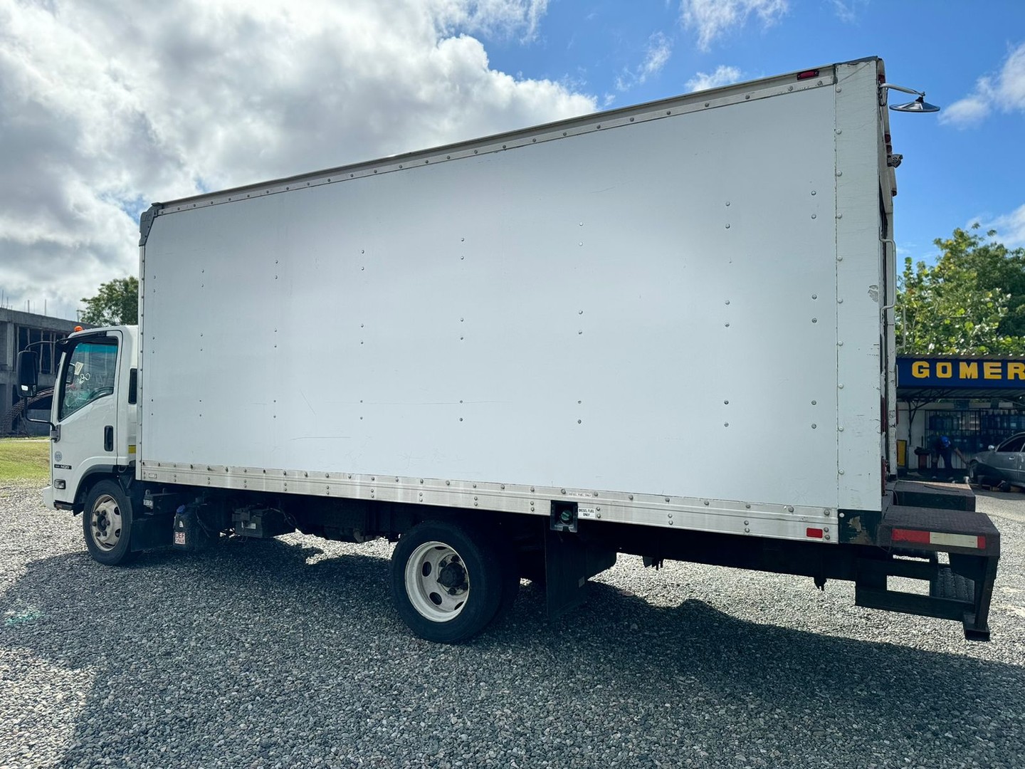 camiones y vehiculos pesados - Camión isuzu NRR 2016, recién importado  3