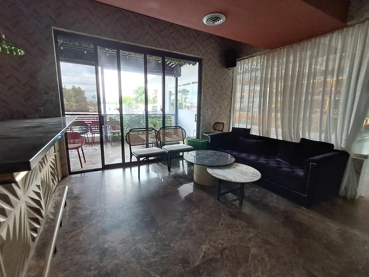 oficinas y locales comerciales - Alquiler de Local en La castellana 6