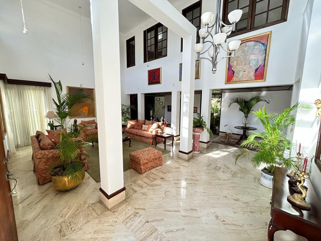casas - Vendo o Alquilo Mansión En Arroyo Hondo Viejo 

CÓDIGO:AB1168