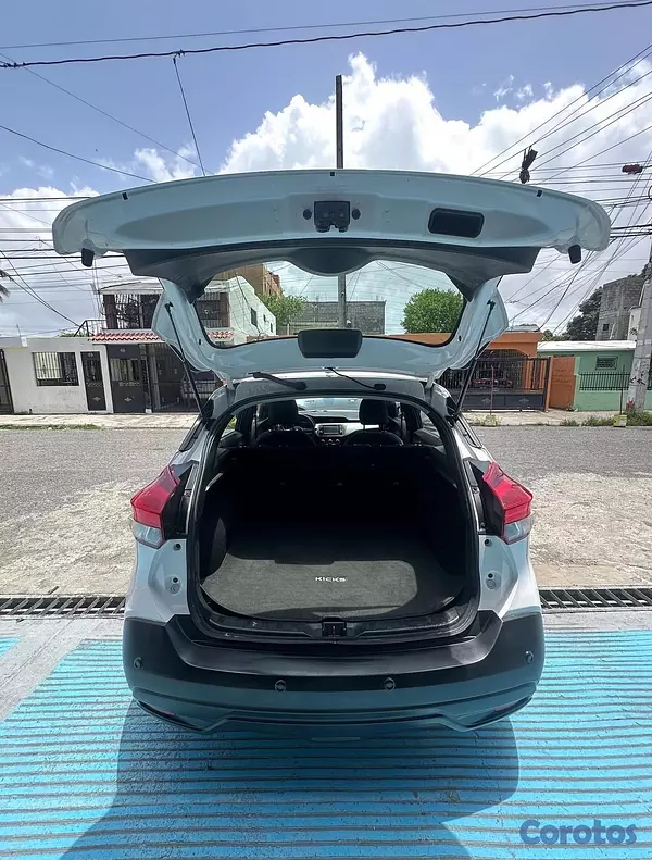 jeepetas y camionetas - Nissan Kicks SV 2020 5
