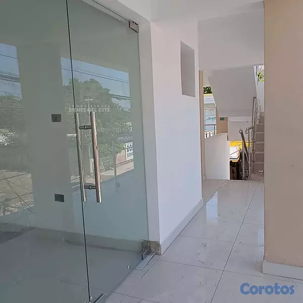 oficinas y locales comerciales - Se Renta Local Comercial en Barrio México, proximo 3