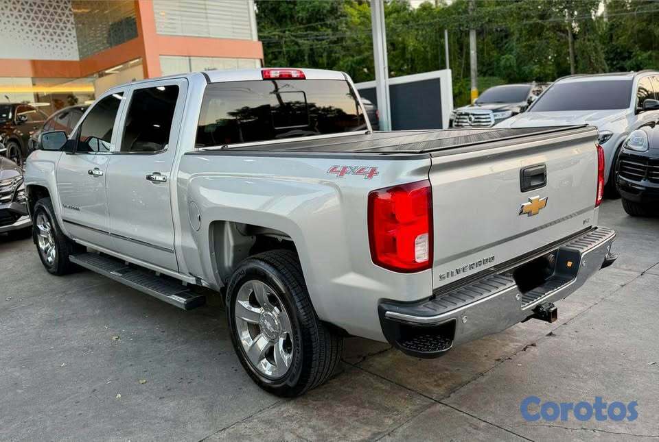 jeepetas y camionetas - 2017 Chevrolet Silverado LTZ Importada por Santo D 4