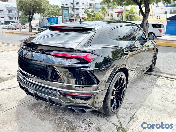 jeepetas y camionetas - Lamborghini Urus año 2019  12