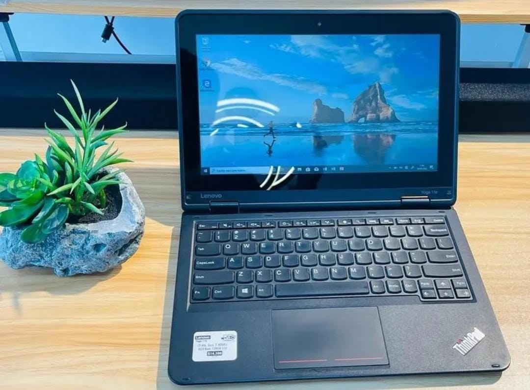 computadoras y laptops - Lenovo thinkpad yoga 11e core i3 6ta gen 8ram 128SSD
