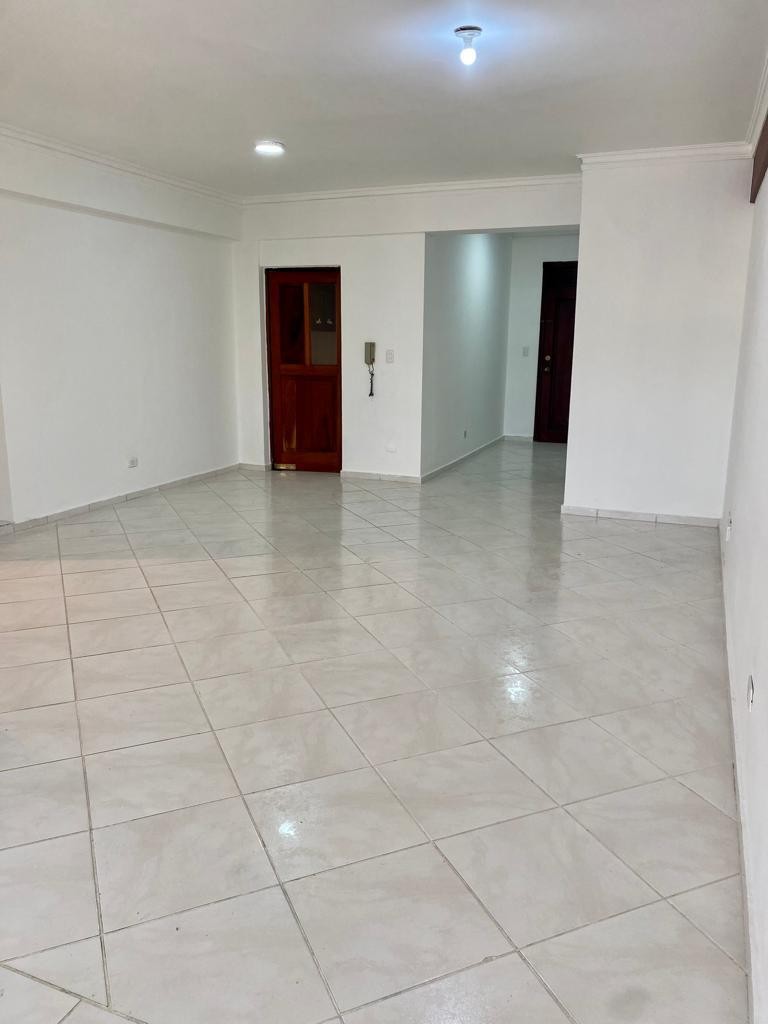 apartamentos - Se alquila apartamento en Evaristo Morales 2