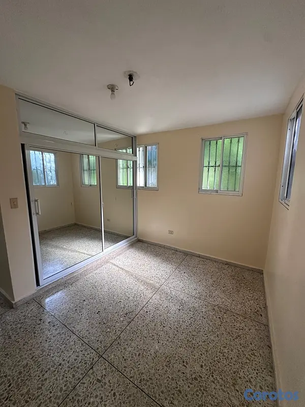 casas - Se alquila Casa renovada en Santiago 12