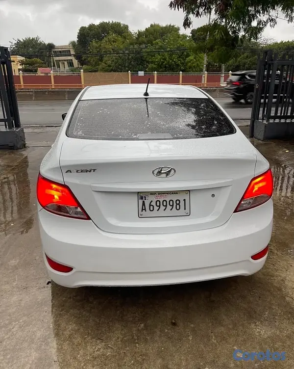 carros - HYUNDAI ACCENT 2017 4