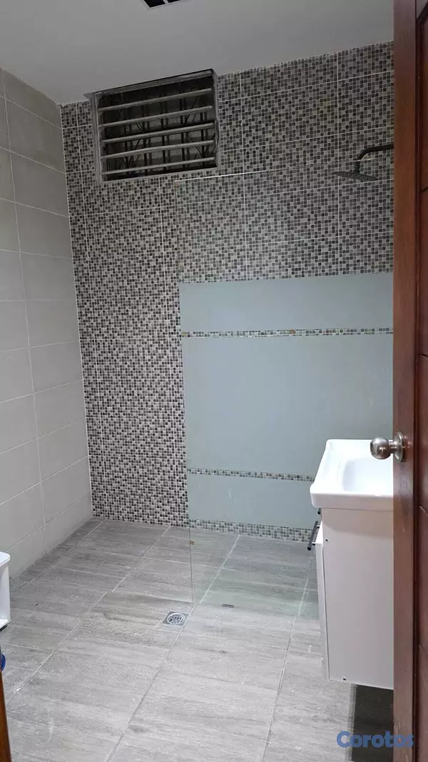 oficinas y locales comerciales - ROMULO 100 MTS LOCAL IDEAL OFICINA, ESTETICA, U OTRO PARQUEOS COMODOS 5