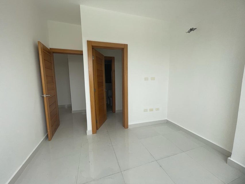 apartamentos - Apartamento en alquiler #24-1055 de 2 habitaciones, balcón, ascensor. 3