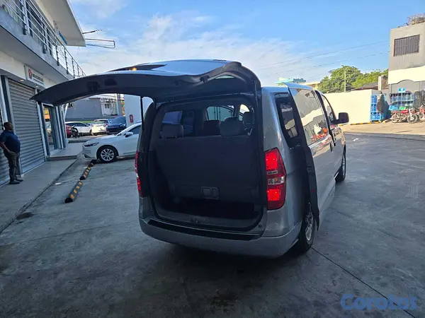 jeepetas y camionetas - HYUNDAI GRAND STAREX 2021 GRIS 11