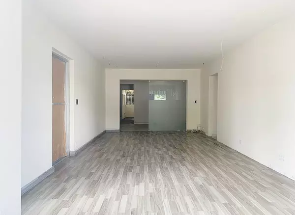 oficinas y locales comerciales - Local céntrico en Evaristo  2