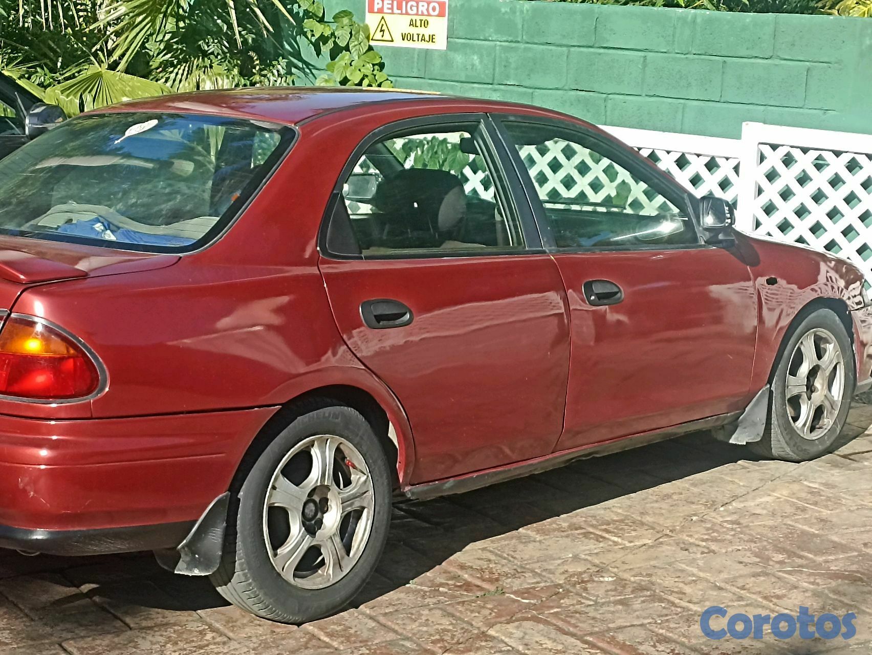 carros - Vendo Mazda 323f del 1998 1
