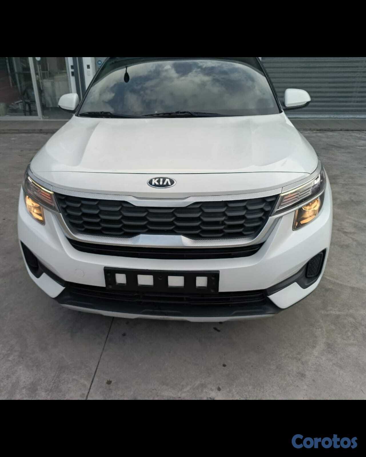 jeepetas y camionetas - KIA SELTOS 2022 BLANCO DIESEL 2