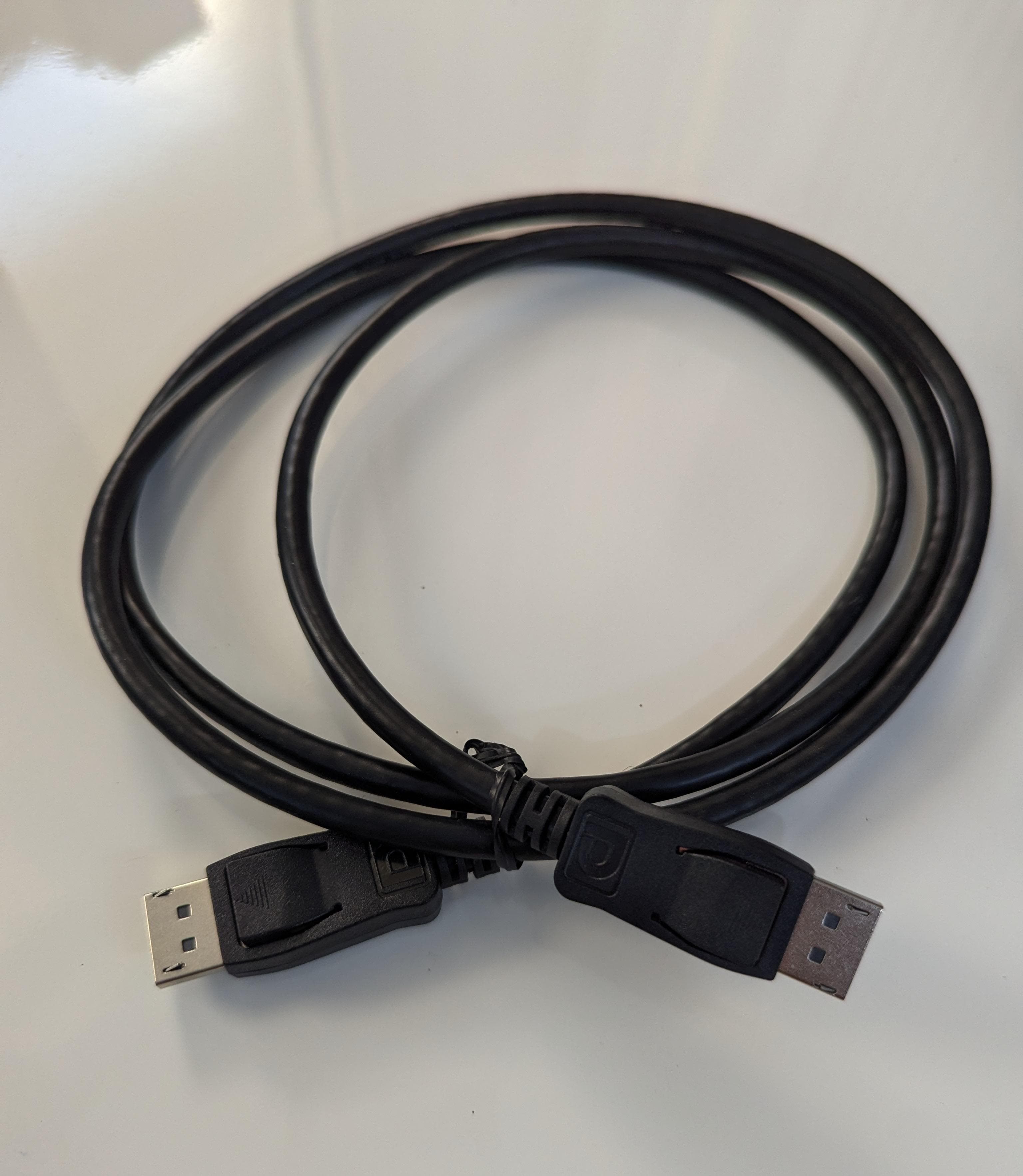 computadoras y laptops - Cable Display Port 1
