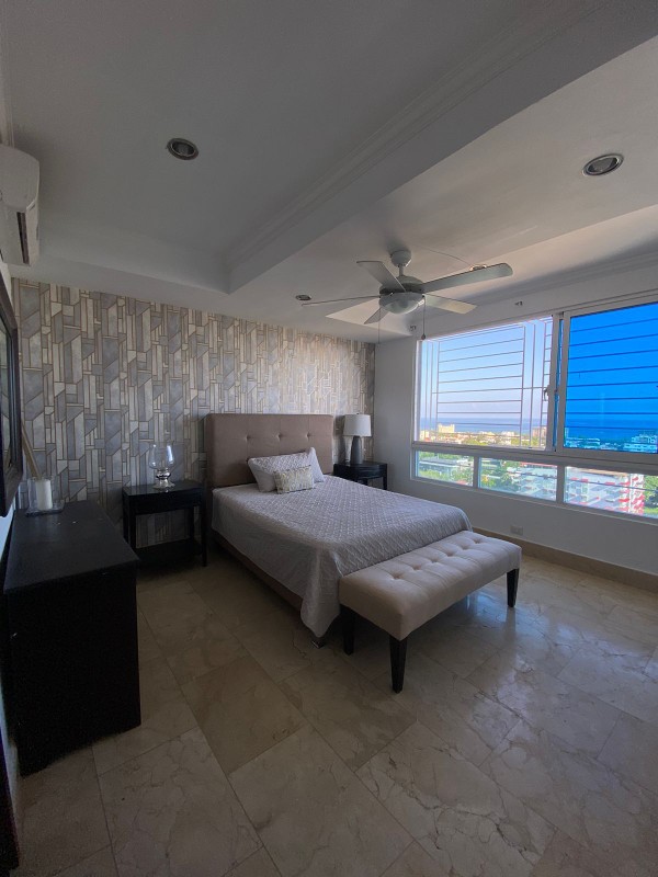 apartamentos - Rento apartamento amueblado en Gazcue piso alto vista al mar 2