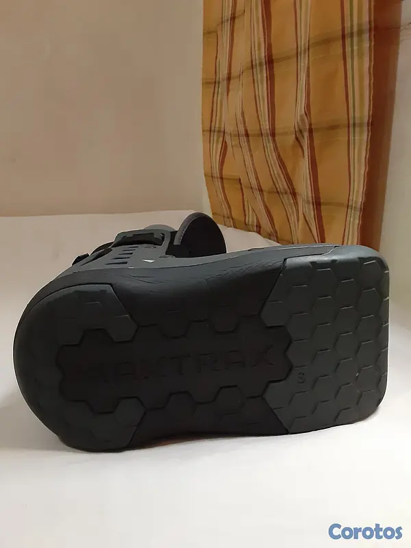 Salud y Equipamiento Médico - Bota ortopedica.  Talla: S 8