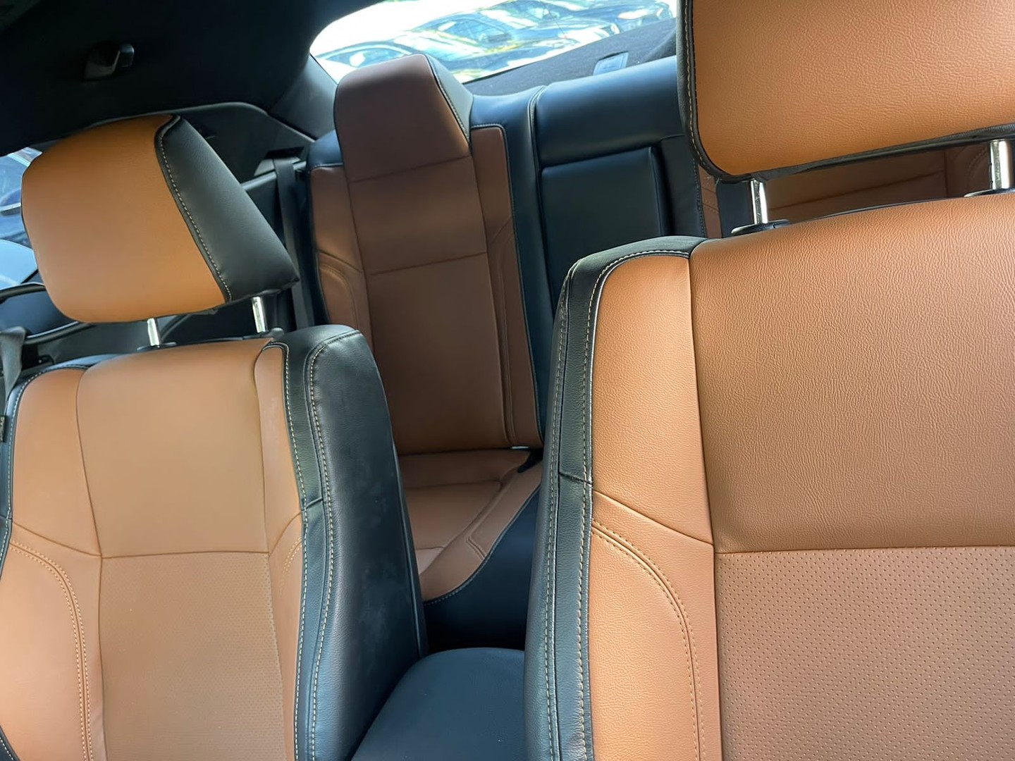 carros -  2018 Dodge Challenger SXT 4