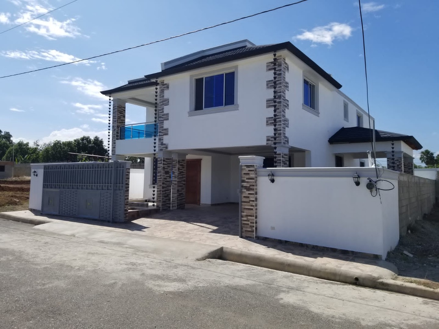 casas - Casa en Venta Completamente Nueva en Las Charcas 