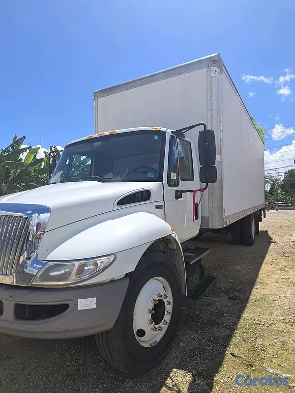 camiones y vehiculos pesados - camion de 26ft con liftgate 2