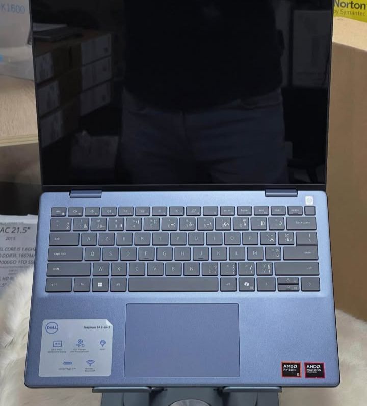 computadoras y laptops - Laptop Dell 14”, FHD+ Touch, AMD Ryzen 5 8640HS, 8GB RAM, 512GB SSD, Azul nueva 1