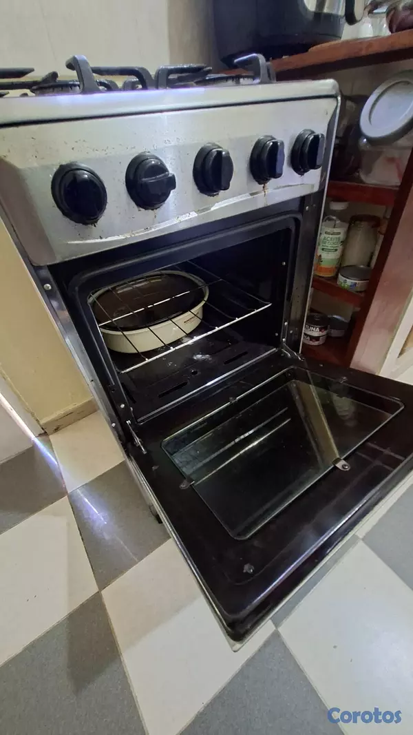 cocina - Estufa Continental de 4 hornillas y horno. 3