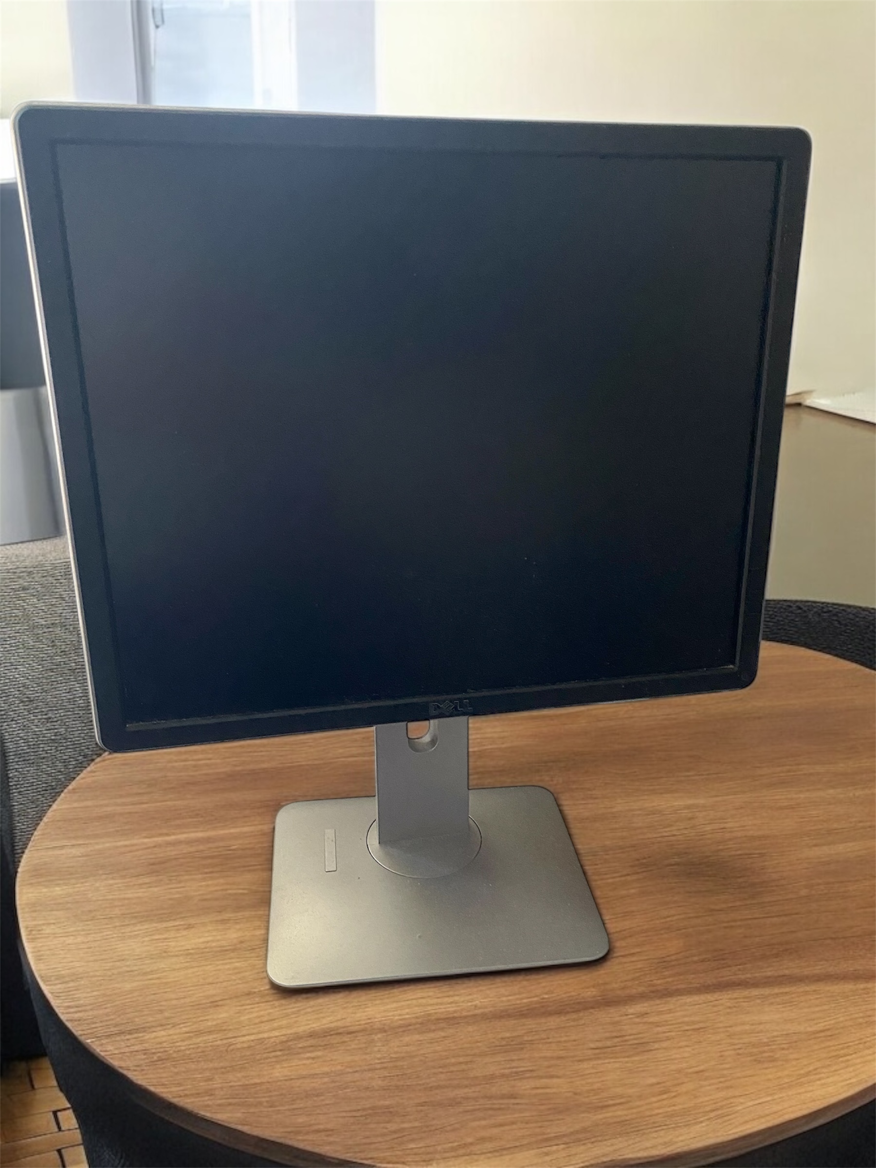 computadoras y laptops - Monitor Dell Profesional