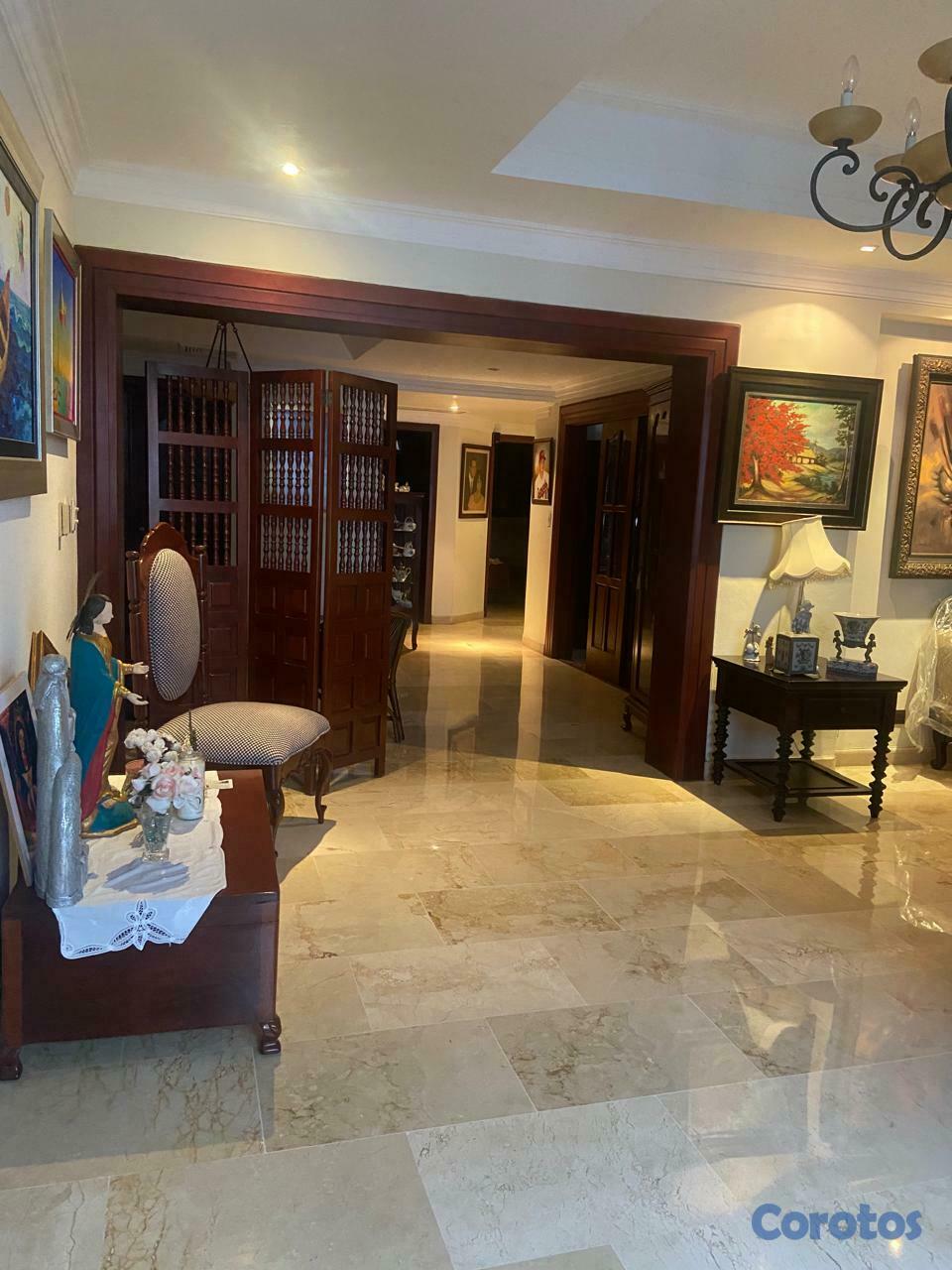 apartamentos - Clasico Apartamento en Piantini con 4 parqueos 6to 5