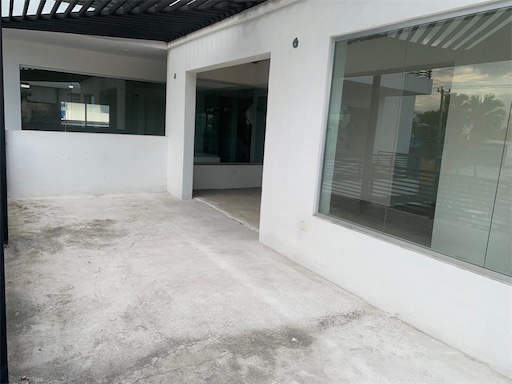 oficinas y locales comerciales - Local prados con terraza 7