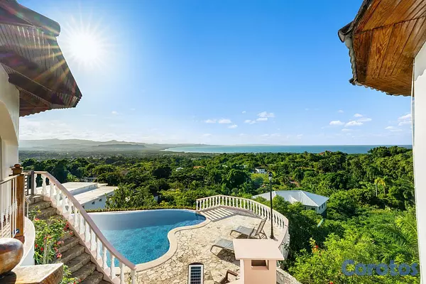 casas vacacionales y villas - IMPONENTE VILLA 3 NIVELES EN  RIO SAN JUAN, CON VI 2