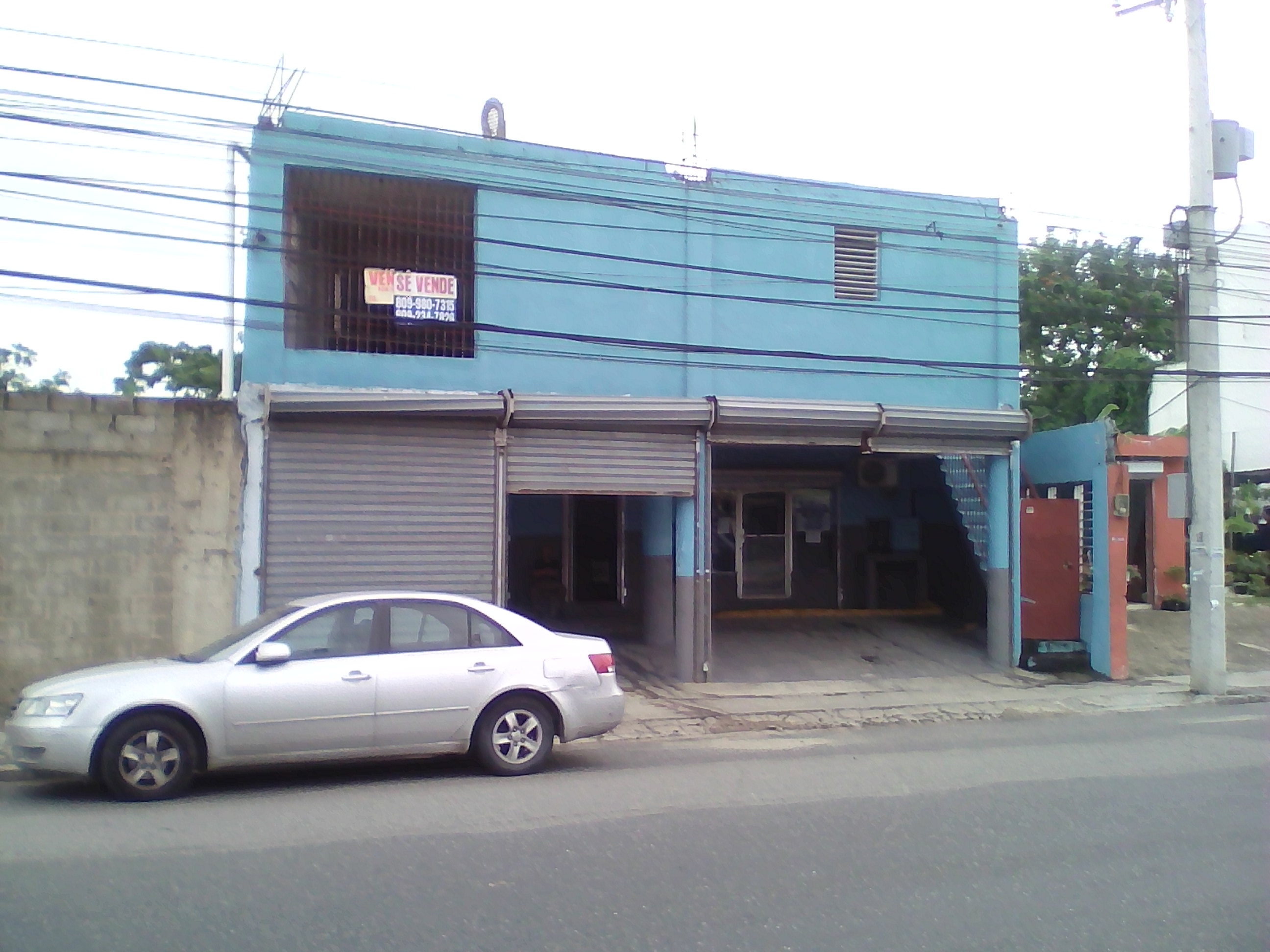 oficinas y locales comerciales - EDIFICIO COMERCIAL ADAPTADO  A TODA CLASE DE NEGOCIO. TIPO NAVE