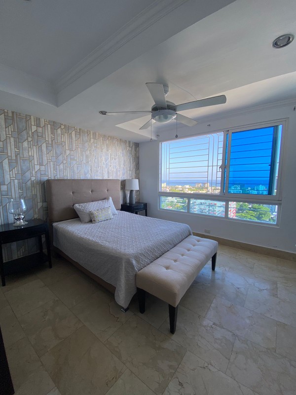 apartamentos - Rento apartamento amueblado en Gazcue piso alto vista al mar 3