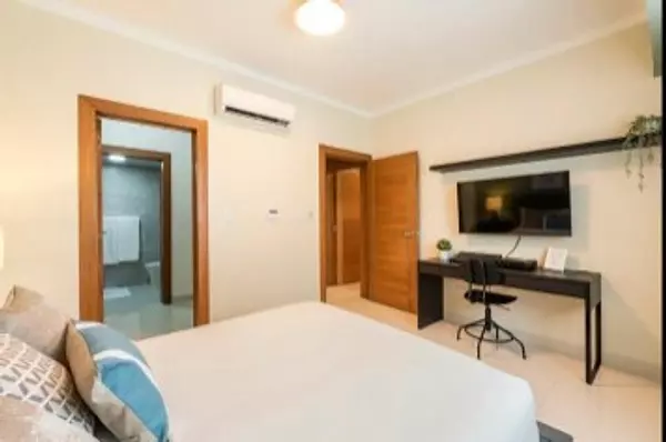 apartamentos - Vendo proyecto en 
 Evaristo Morales USD 225,000 7