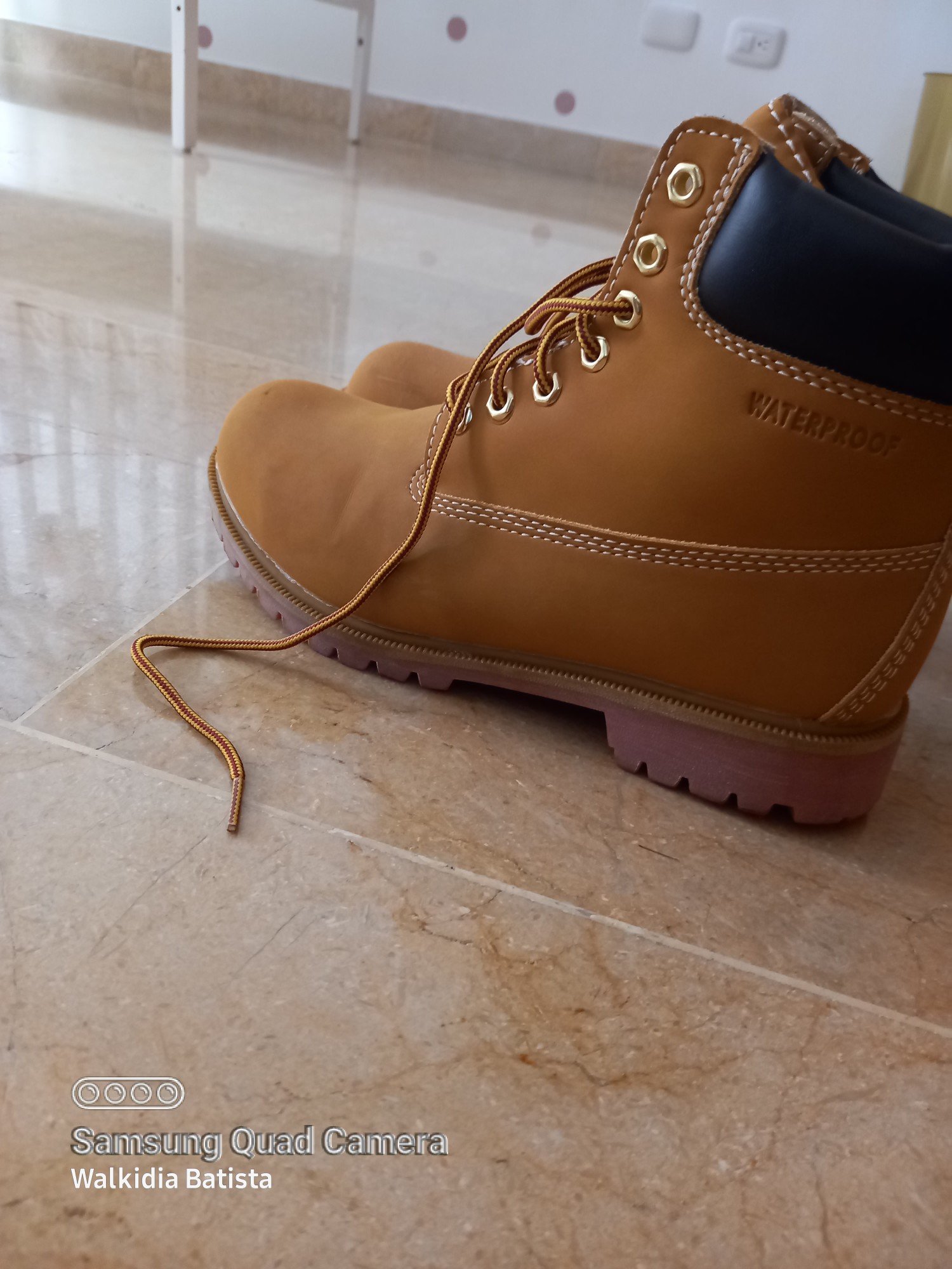 zapatos para mujer - Botas de Mujer. Size 8 1/2. Corre  grande. Le sirve a alguien size 9 o 10. 3