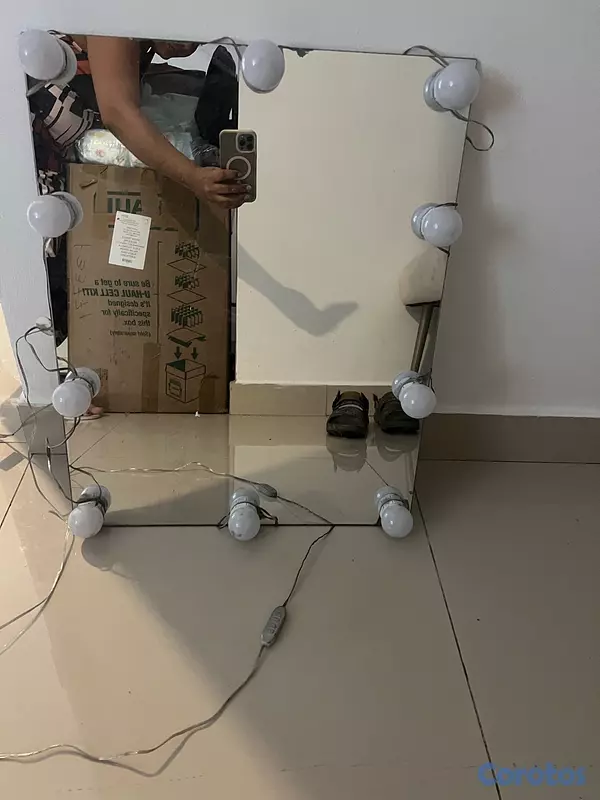decoración y accesorios - Espejo con tres tonos de luces  4