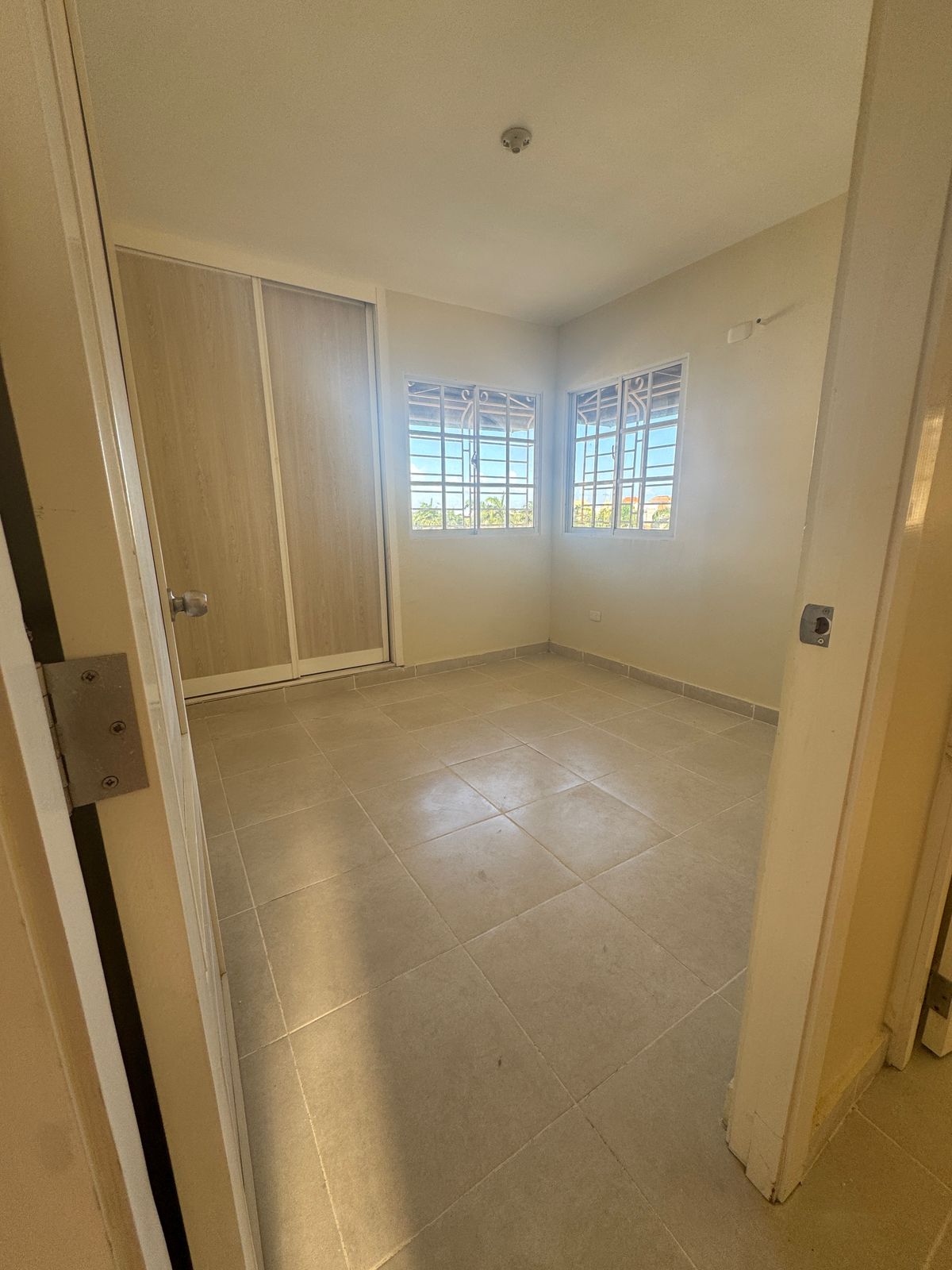 apartamentos - SE ALQUILA APARTAMENTO UBICADO EN LAS PALMERAS SDE 6