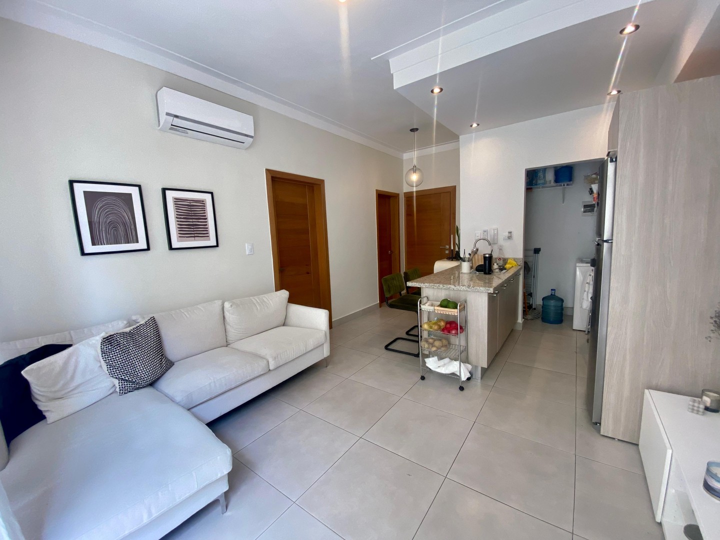 apartamentos - Apartamento con línea blanca en Naco  0