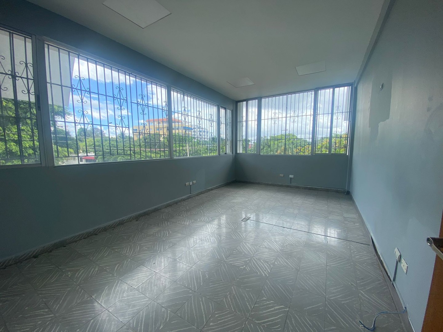 oficinas y locales comerciales - 🔵Alquilo Local 350 mts 3er piso en Gazcue  para oficina o negocio 
 3