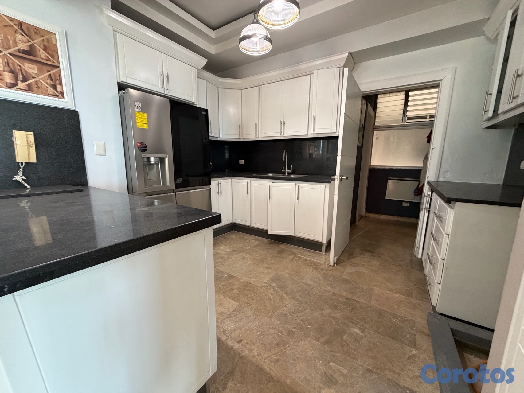 apartamentos - vendo los cacicazgos piso 12 próximo a la anacaona tres hab con baño tres parque 6