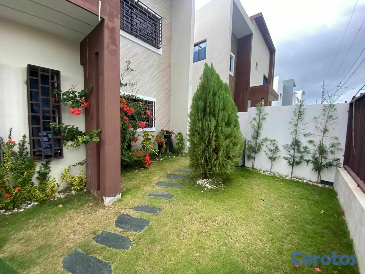 casas - Casa en Colinas del Oeste, prox. av. Prolongacion  8