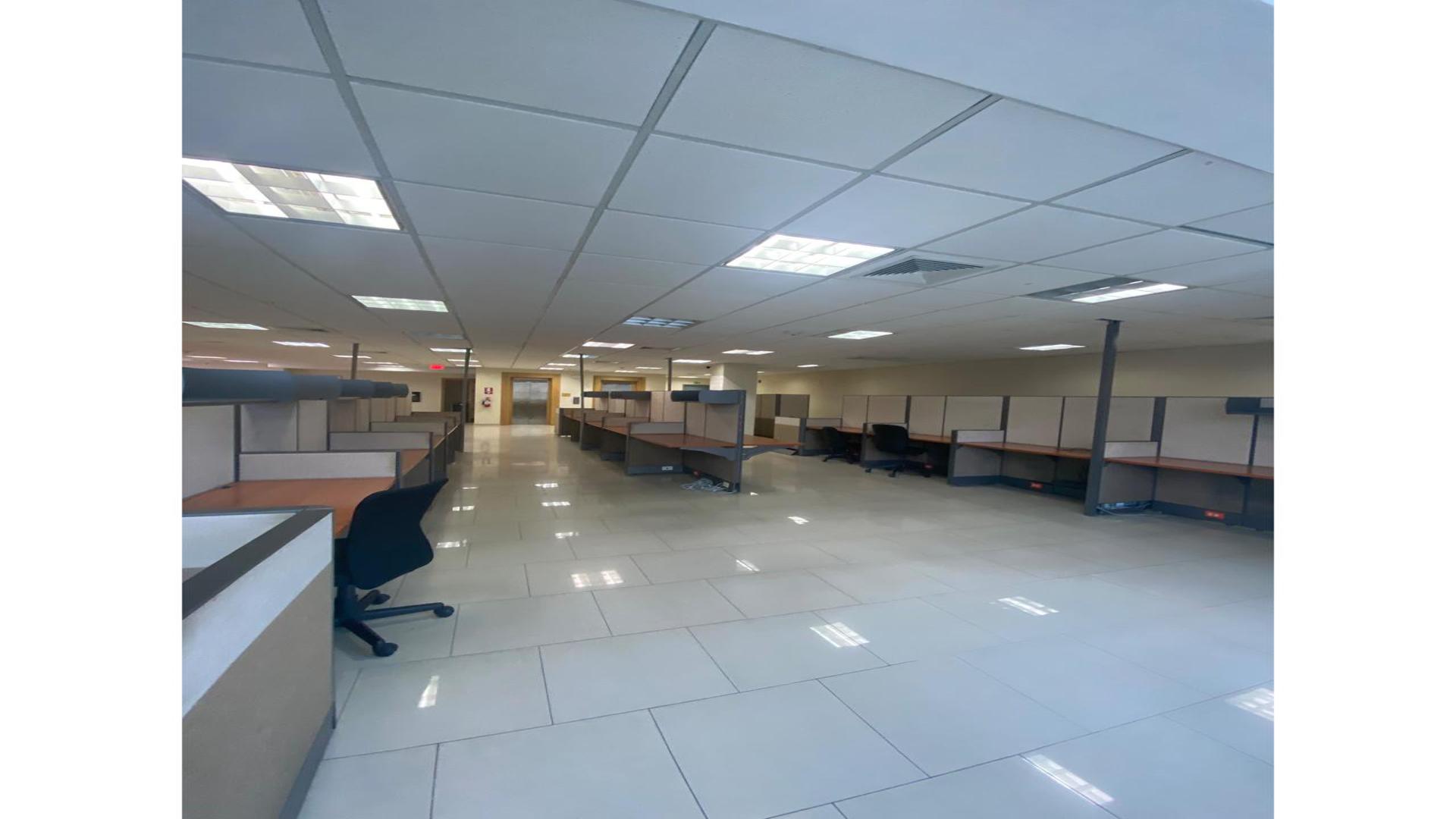 oficinas y locales comerciales - ALQUILER AMPLIO LOCAL EN EVARISTO MORALES 1