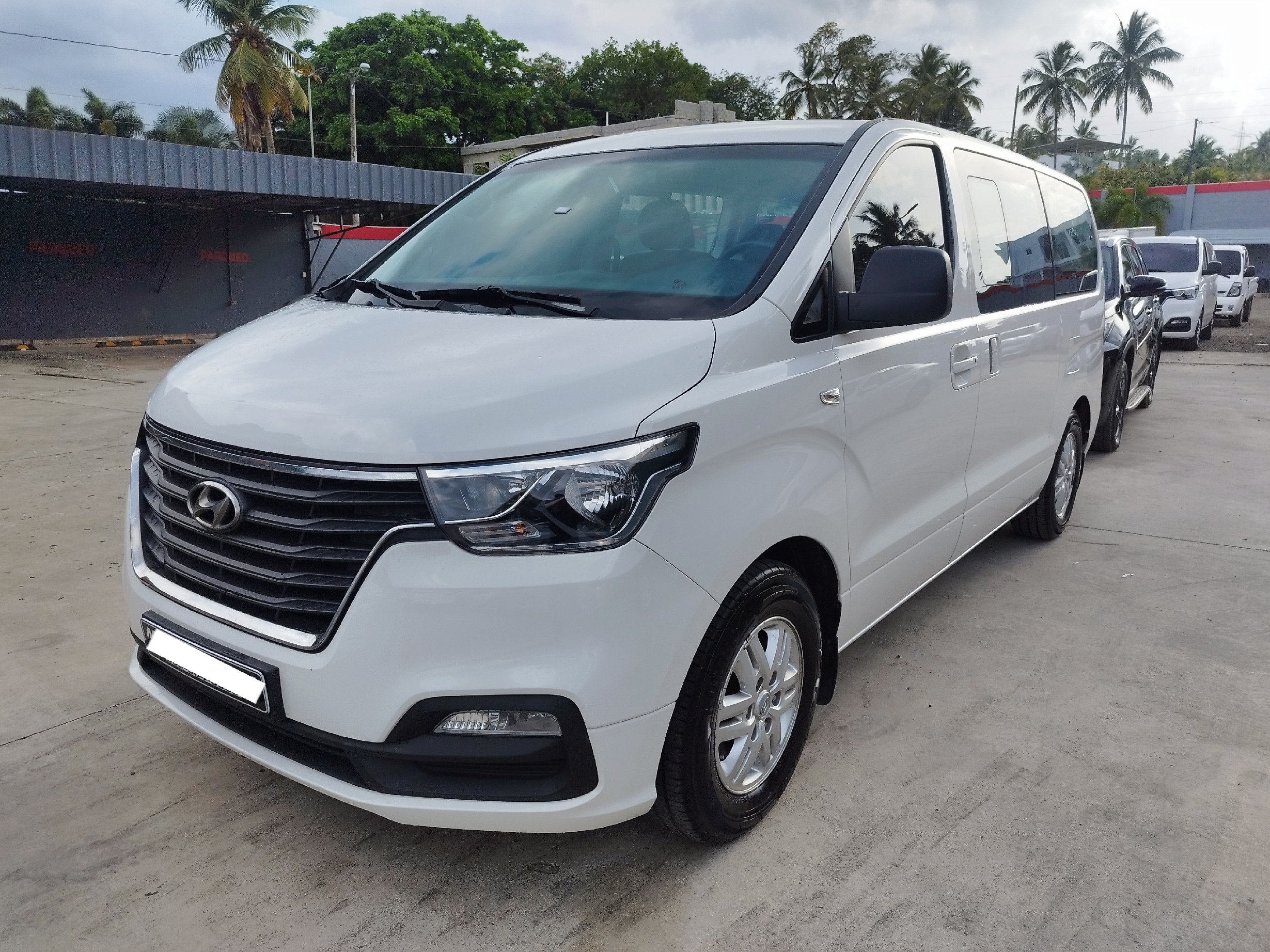 jeepetas y camionetas - 2019 Hyundai STAREX
