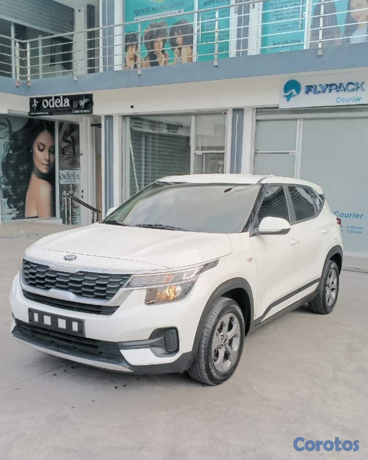 jeepetas y camionetas - KIA SELTOS 2022 BLANCO DIESEL 3