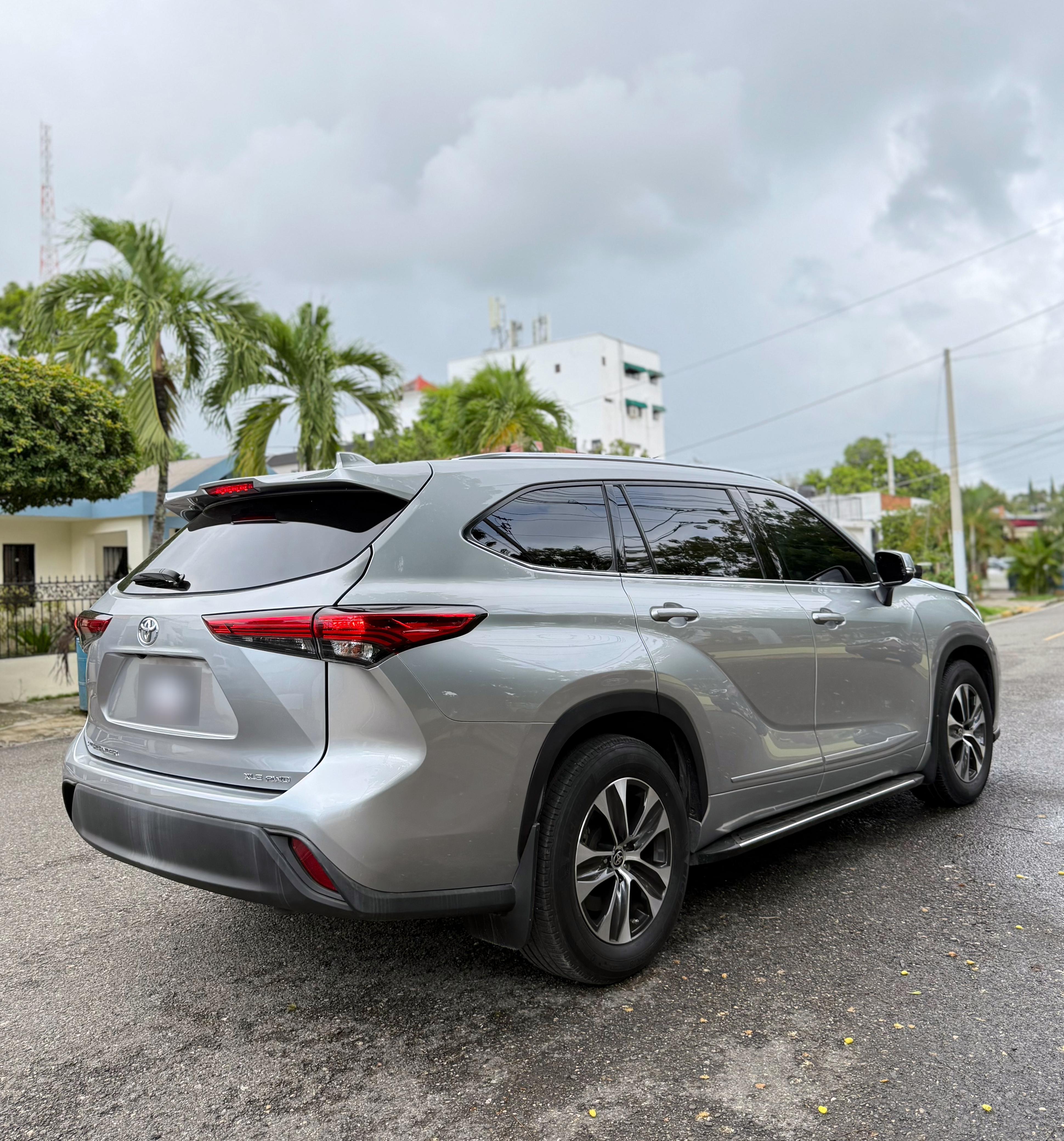jeepetas y camionetas - Toyota higlander xle 2020 4