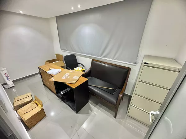 oficinas y locales comerciales - Alquilo local comercial en Mirador Sur  5