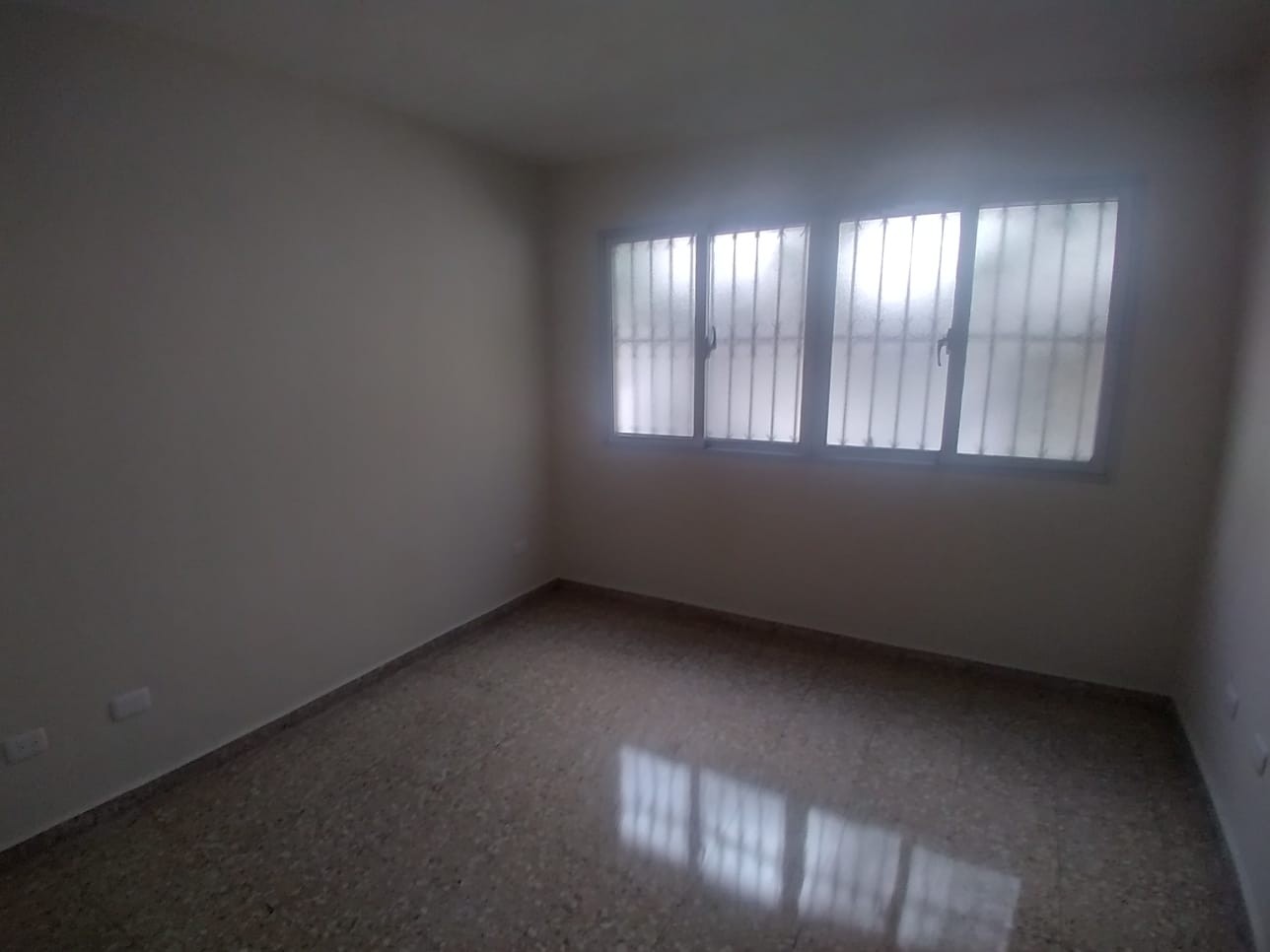 apartamentos - Se alquila apartamento en Urbanización Real 2