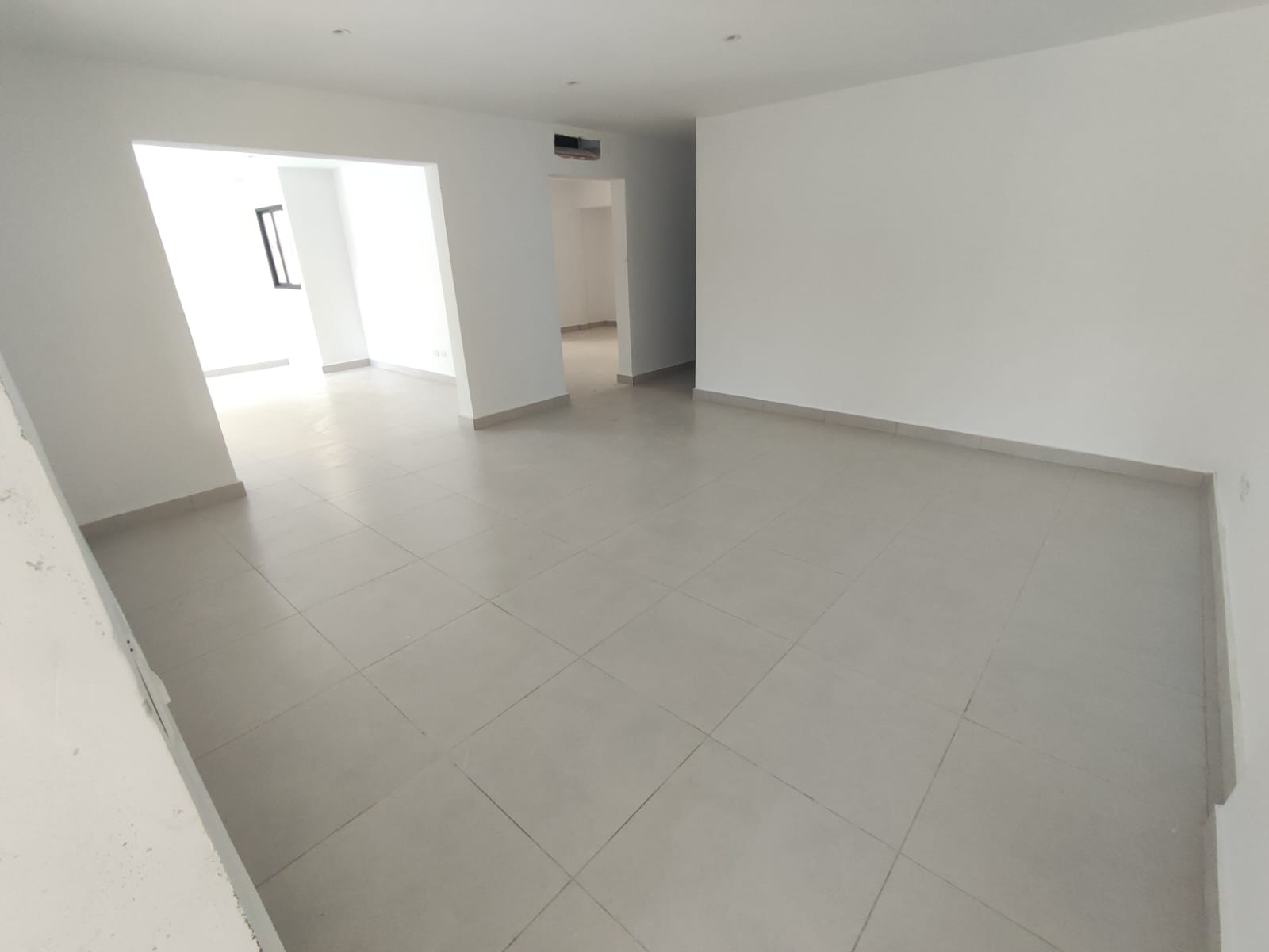 oficinas y locales comerciales - Alquilo local la Julia Nuevo ju 1